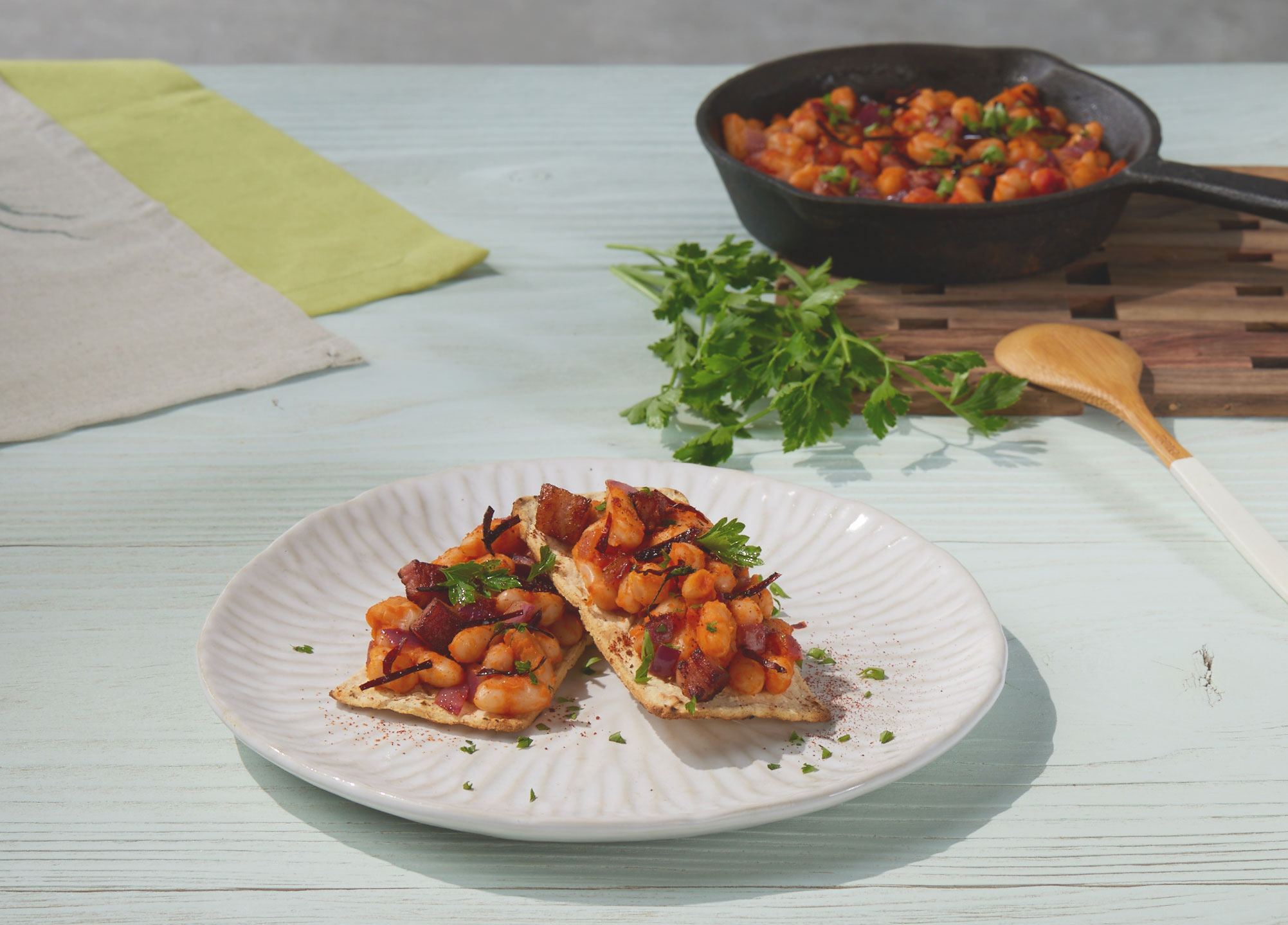 Tostadas de alubias bravas