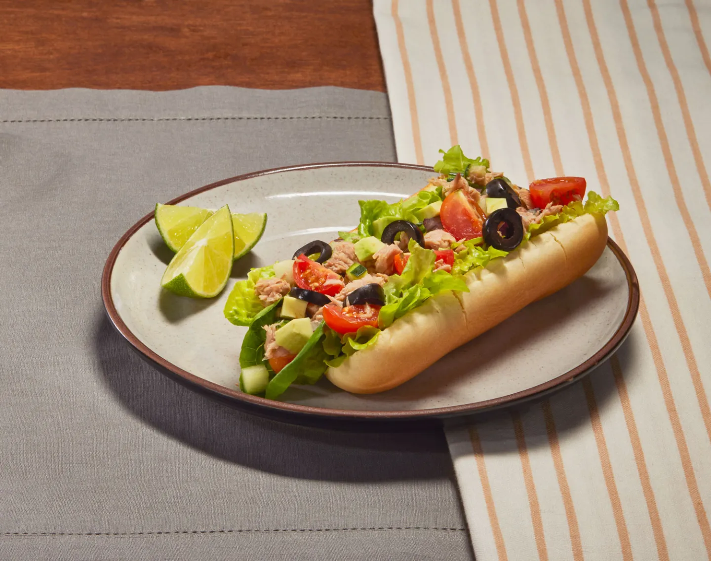 cena medias noches con ensalada de atún