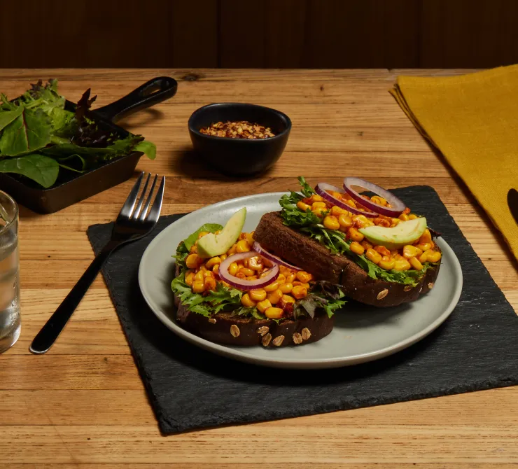 Bruschetta de elote dulce al chipotle
