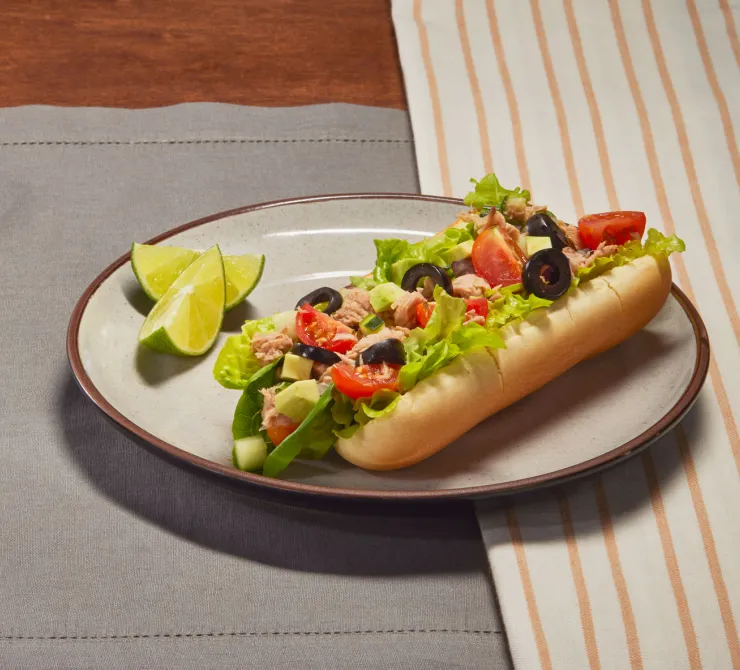 cena medias noches con ensalada de atún